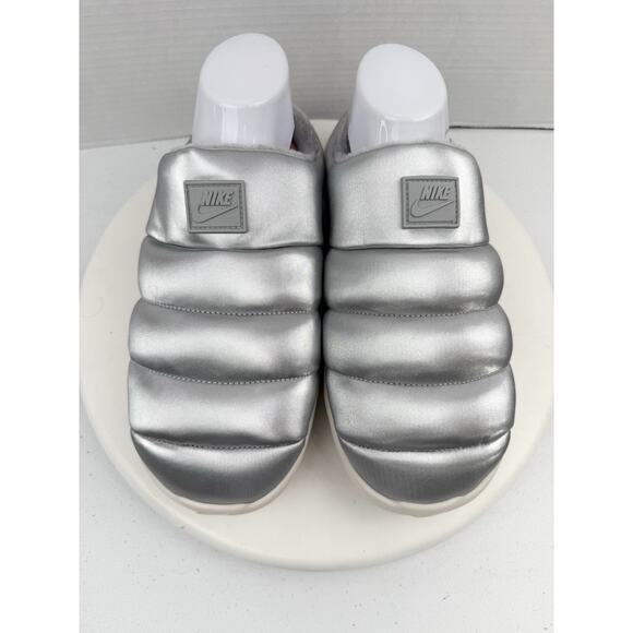 Nike Burrow SE Womens Size 9 Metallic Silver Slip On Slides Slipper Shoes NEW - Picture 2 of 9